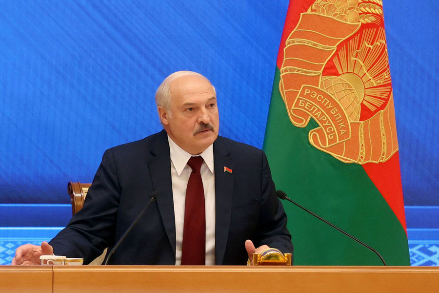 Лукашенко шиеленісті күшпен шешудің қаупі туралы айтты