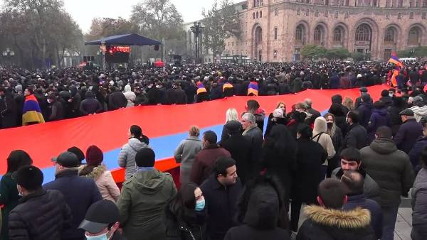 Армян оппозициясы соғыс жағдайы режимін тоқтатуды талап етіп отыр
