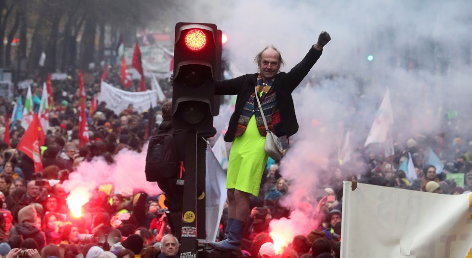 Переговоры по Афганистану, армия ЕС, протесты, бизнес США против закона об абортах  