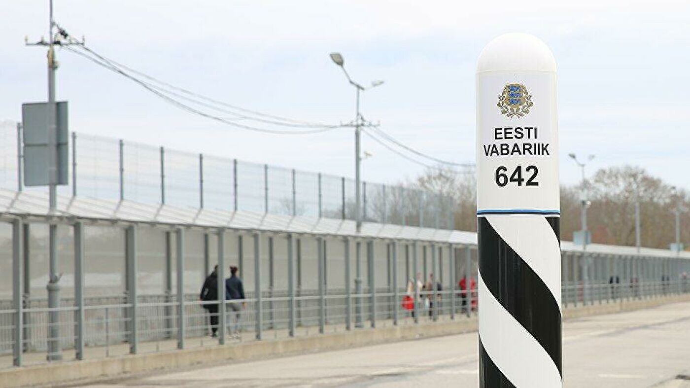 Эстония усилила охрану границы с Россией из-за наплыва мигрантов