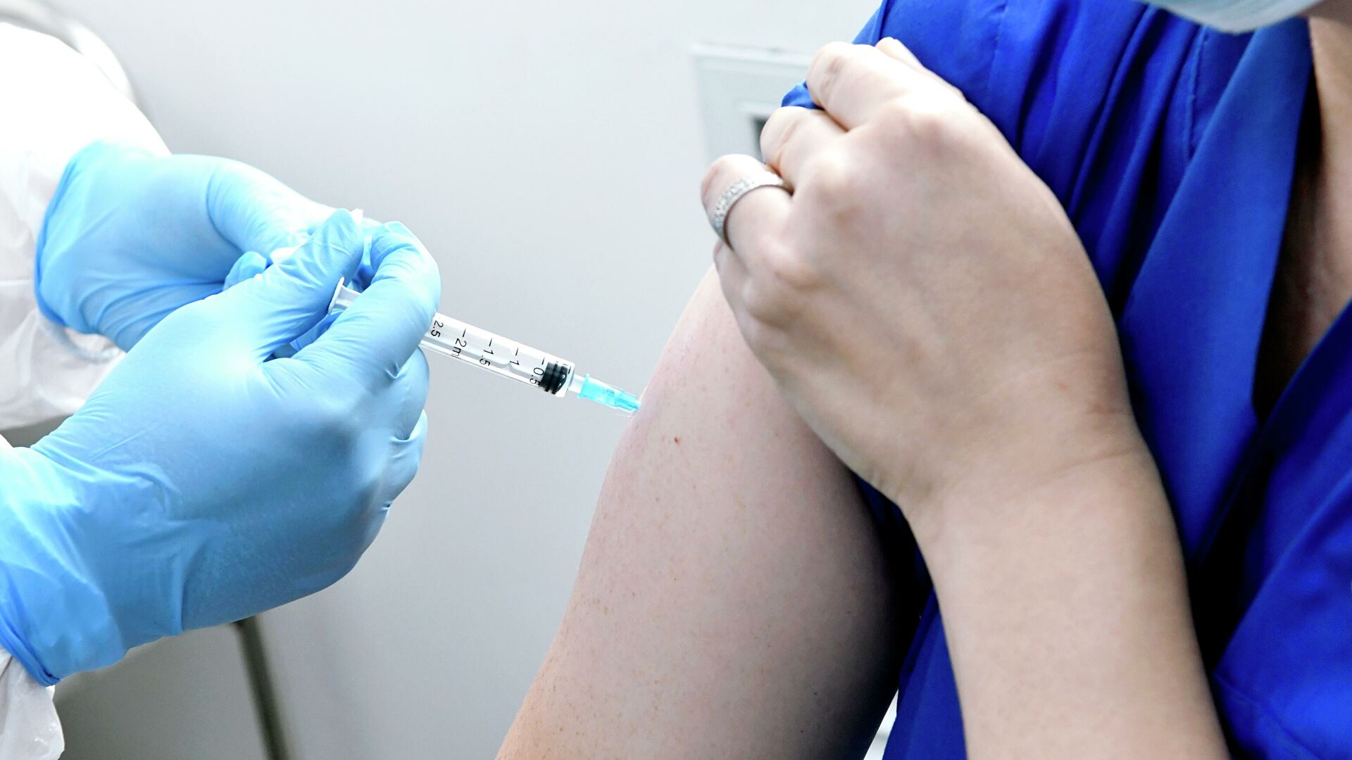 Более 2000 казахстанцев заболели COVID-19 после вакцинации