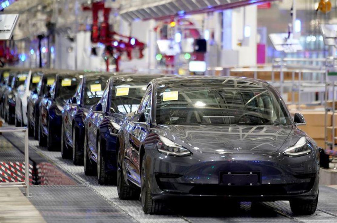 Tesla отзывает 285 000 автомобилей в Китае