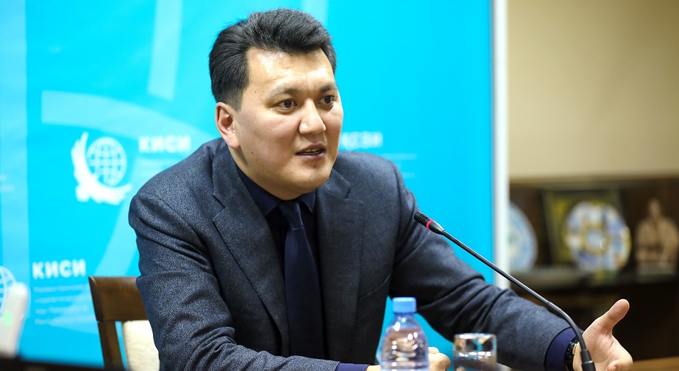 Ерлан Карин рассказал резервистам о президентских реформах