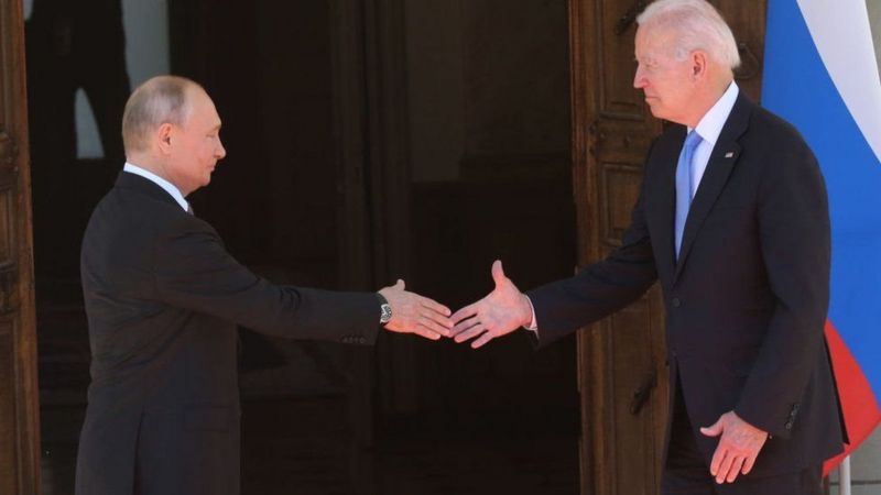 Байден потребовал от Путина приструнить российских хакеров