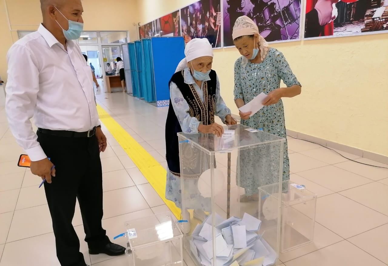 До 40% избирателей пришли в некоторых поселках ЗКО на выборы акимов