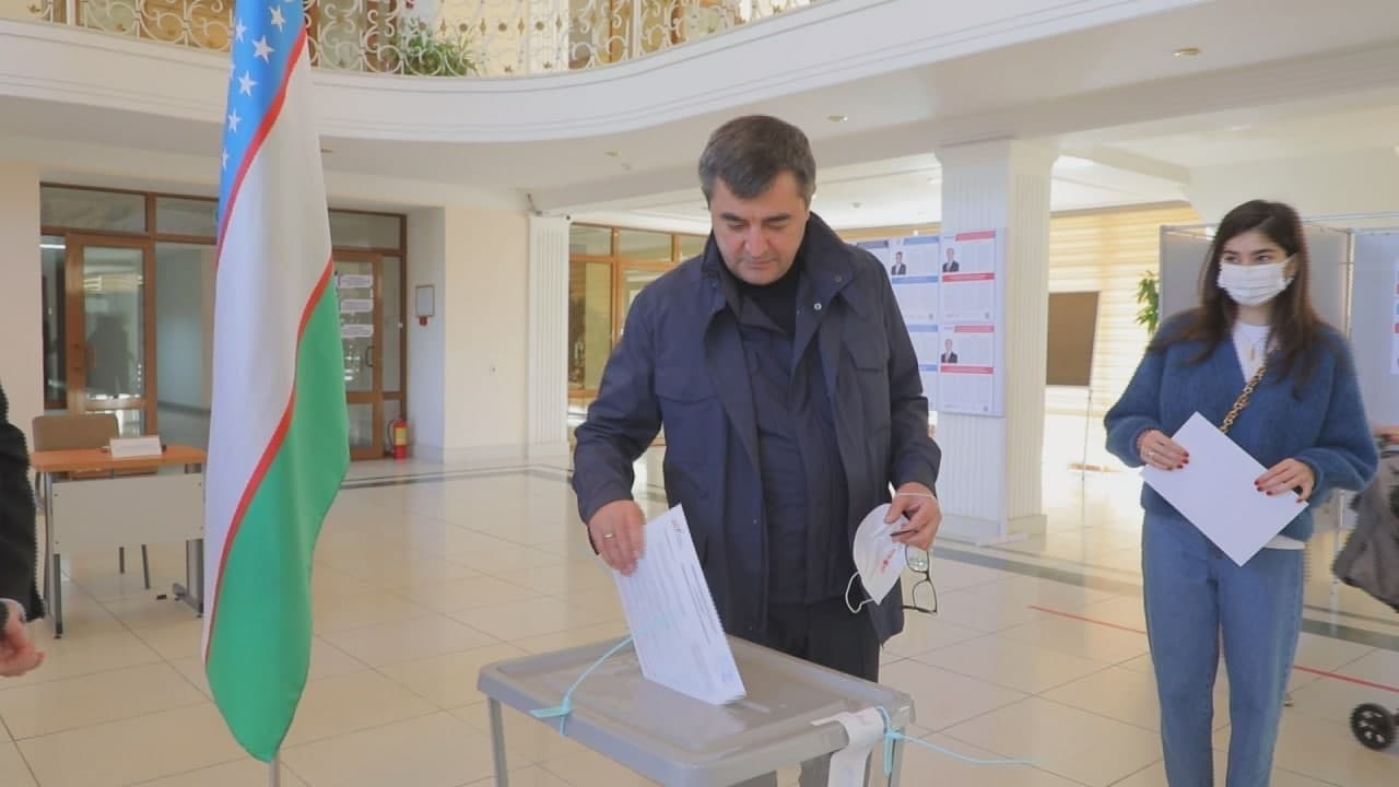Выборы президента Узбекистана признали состоявшимися