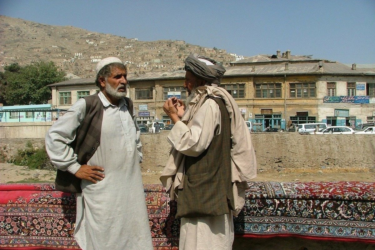Афганцы тысячами бегут из страны 