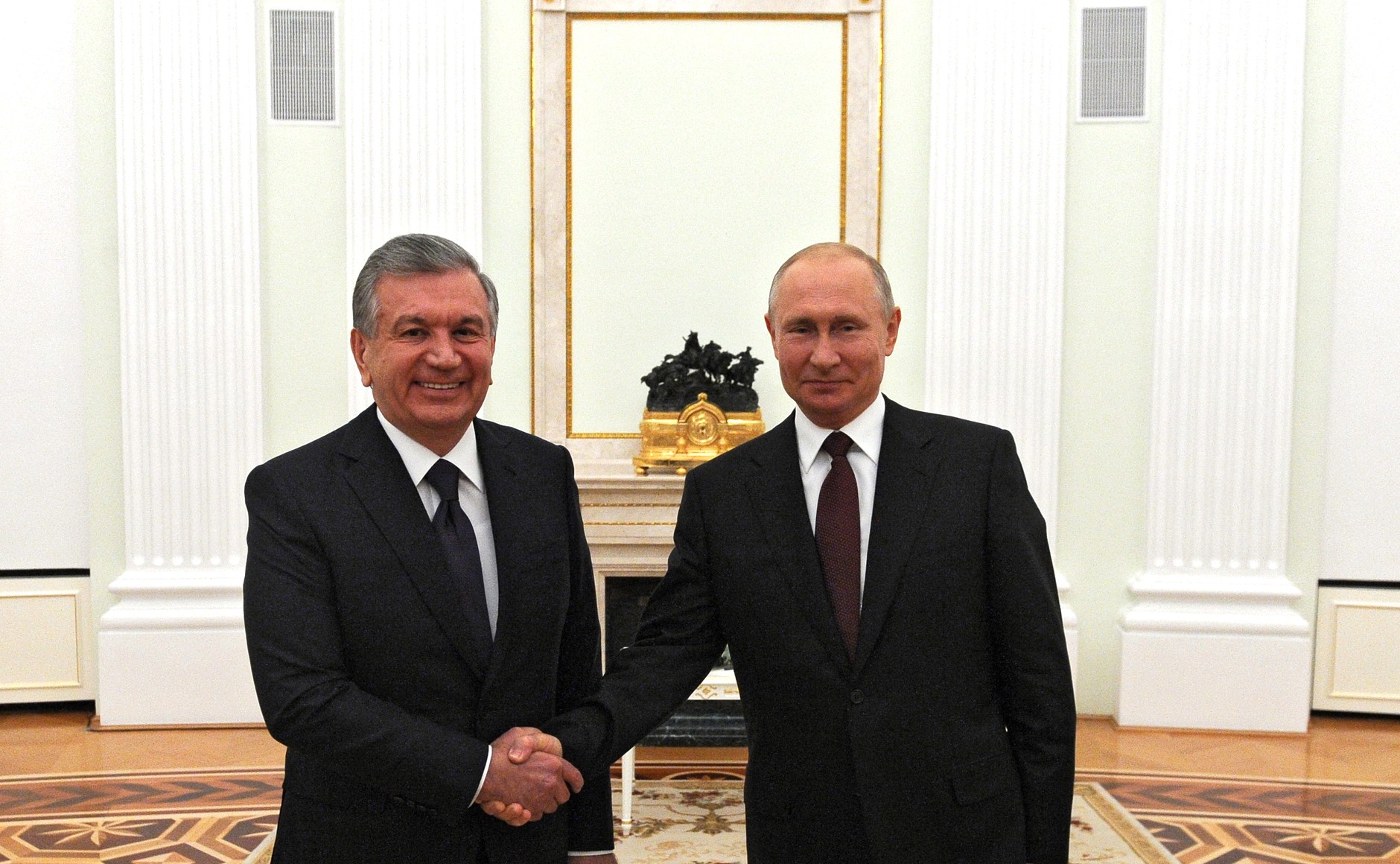 Путин поздравил Мирзиёева с победой до официального объявления итогов выборов 