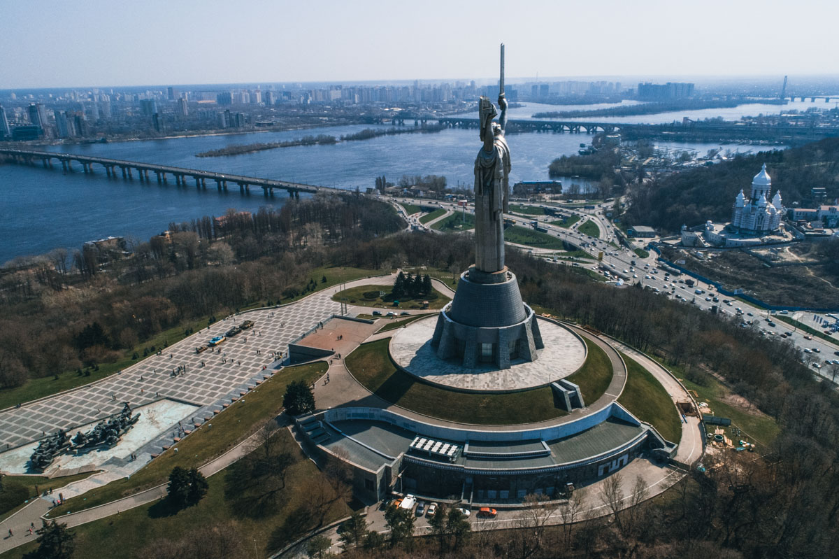 В Украине предложили сменить пол скульптуре "Родина-мать"