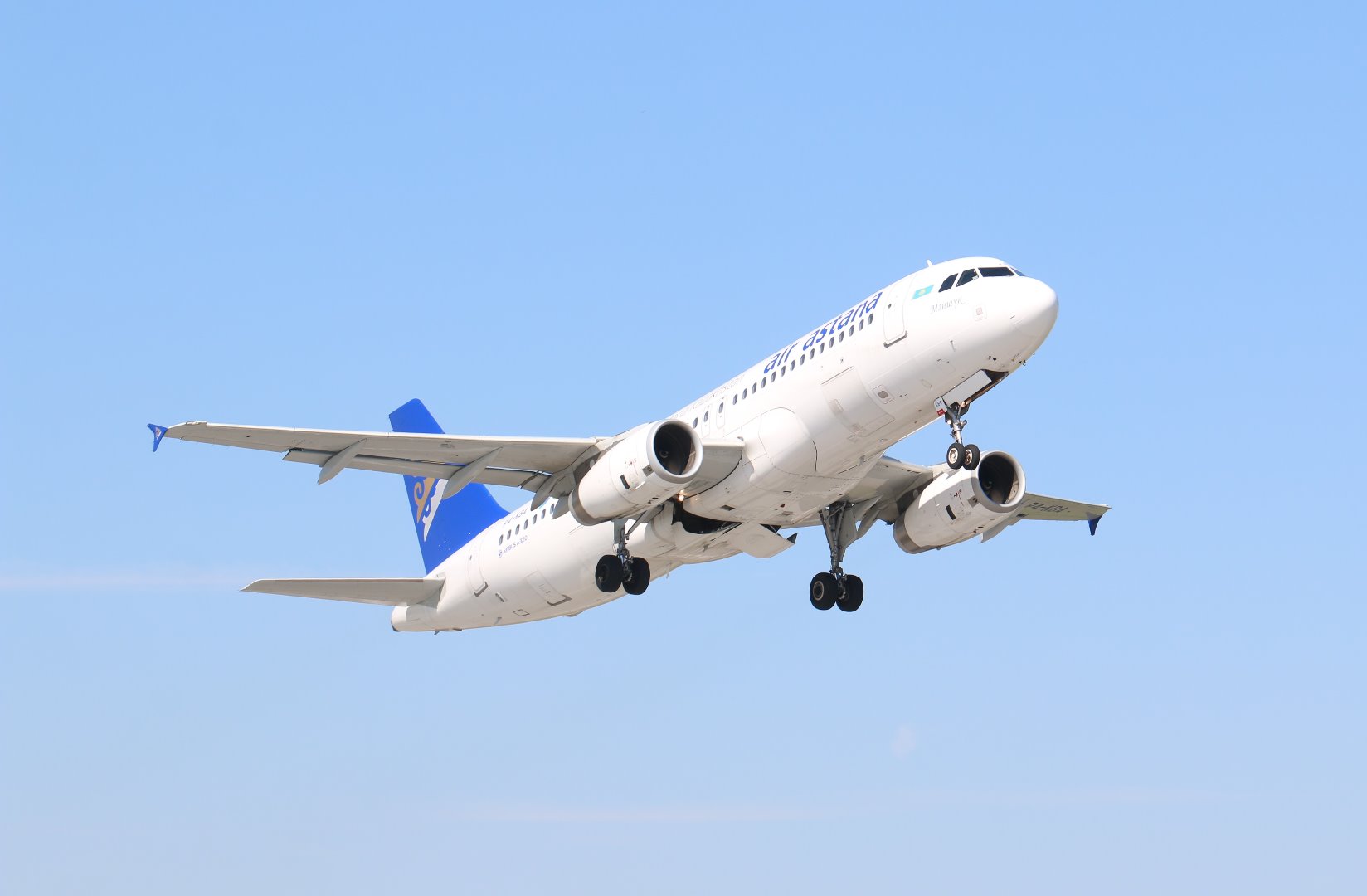 Самолет рейсом Алматы – Актобе вернулся в аэропорт сразу после взлета 