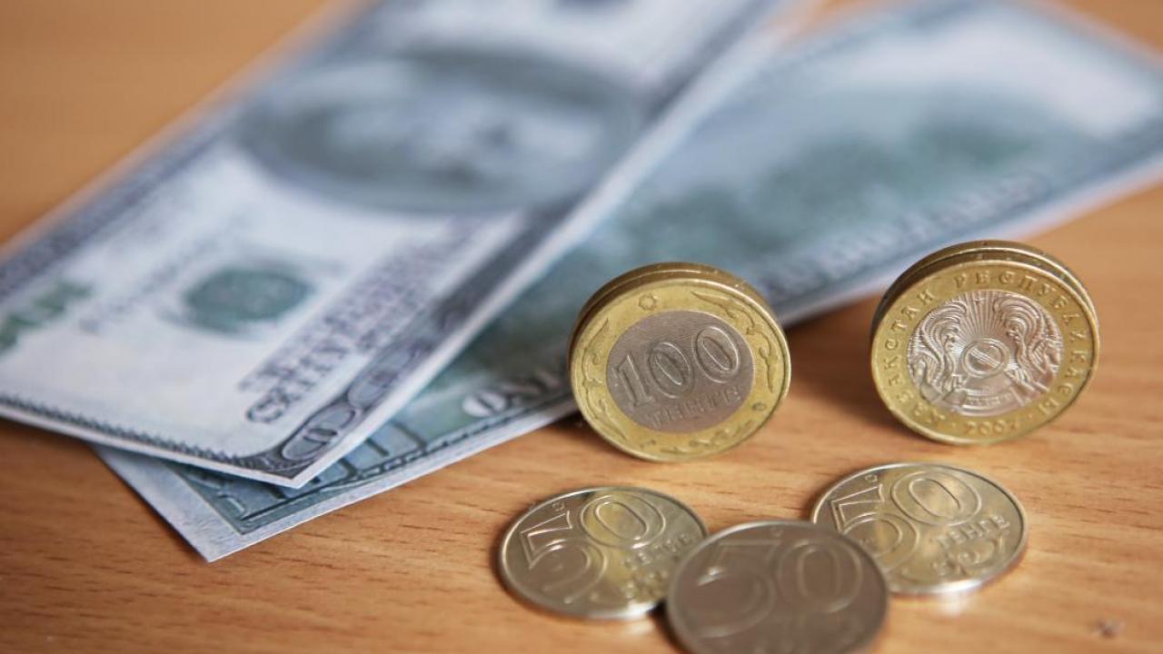 434 за доллар: прогноз ЕАБР по курсу тенге на 2022 год