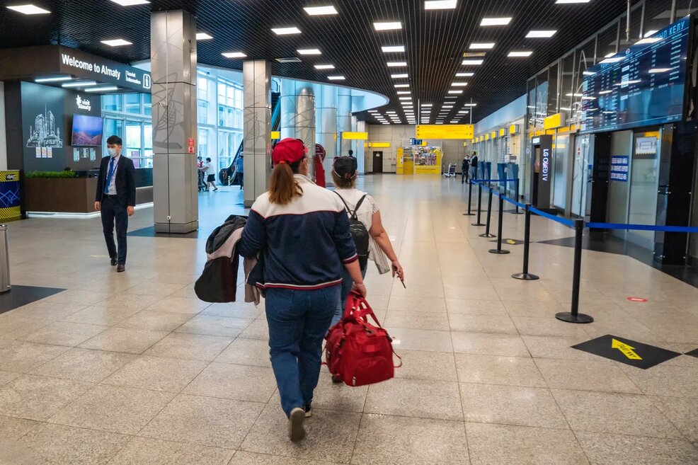 В аэропорту Алматы обратились к пассажирам