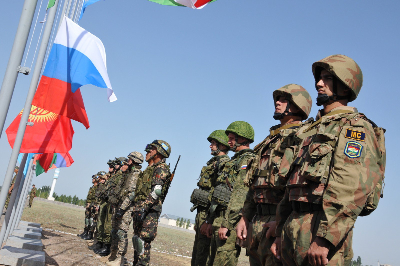 Россия направила в Кыргызстан 300 военных на учения ОДКБ
