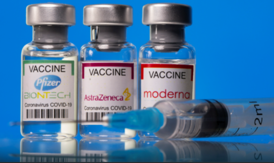 Эффективность вакцин от Pfizer и AstraZeneca падает спустя три месяца
